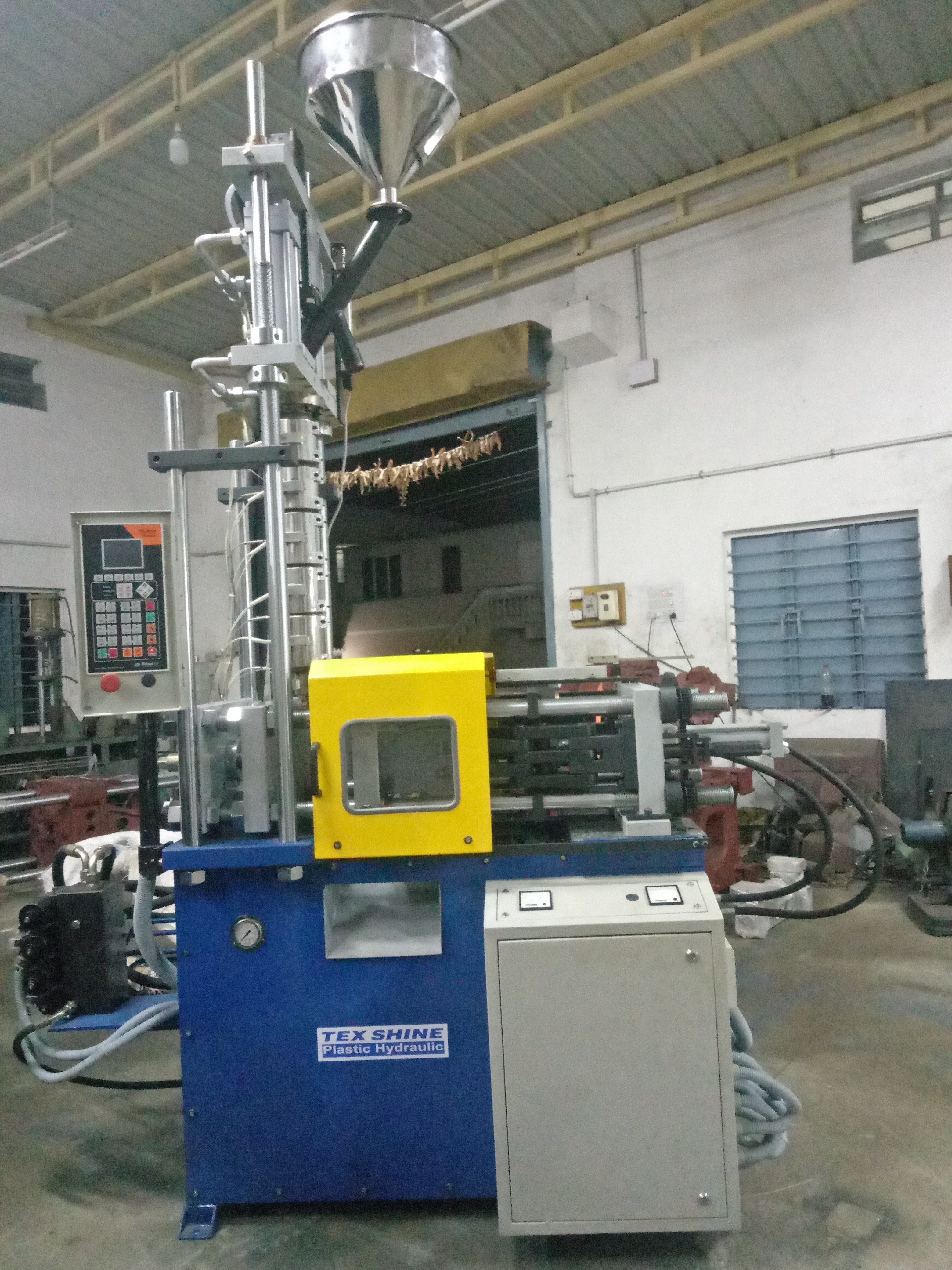 Plunger Type Injection Moulding Machine in Tamilnadu